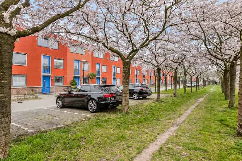 Ruime Tussenwoning 4 slaapkamers Regenboogbuurt Almere
