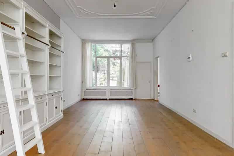 Ruime Parterre 3 Slaapkamers nabij Reinkenstraatje