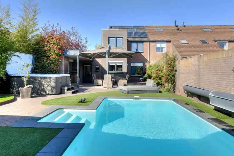 Huis te koop Den Hout: Ruime hoekwoning met zwembad en 43 zonnepanelen