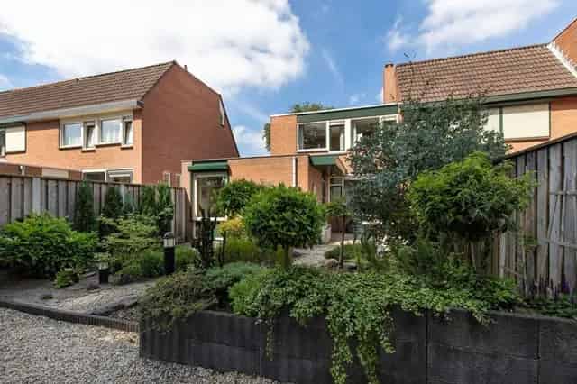 Hoekwoning Hoogerheide 5 kamers 108m2 te huur