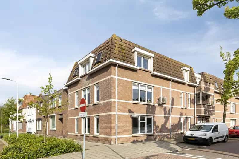 Appartement Roosendaal Kalsdonk - Dakterras en Berging