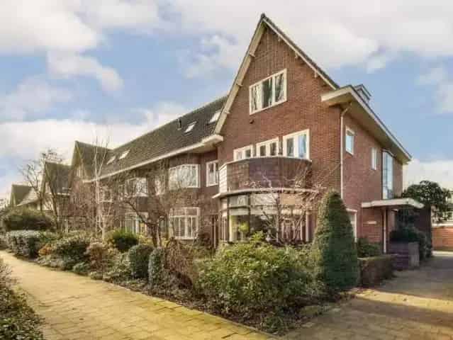 Hoekwoning Elsrijk West Amstelveen Garage Tuin Zuidwesten
