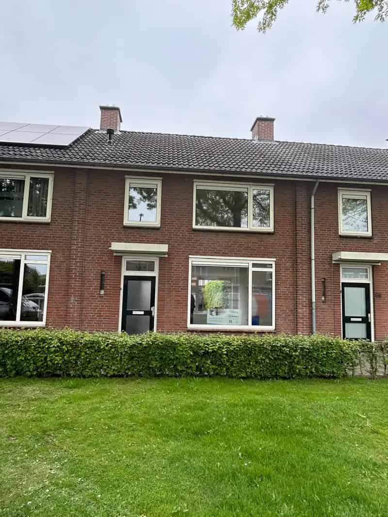3 Slaapkamers Eengezinswoning Gerenoveerde Keuken Diepe Tuin