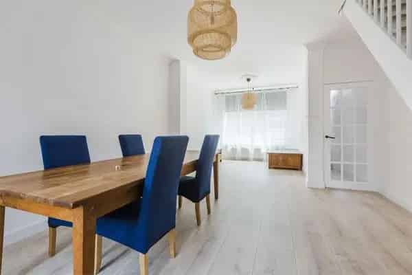 Utrecht Tussenwoning 4 slaapkamers 2 badkamers 2024 gerenoveerd