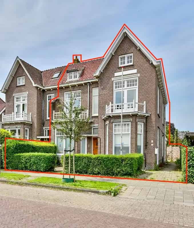 Karakteristiek Herenhuis Meppel met Praktijkruimte en Appartement