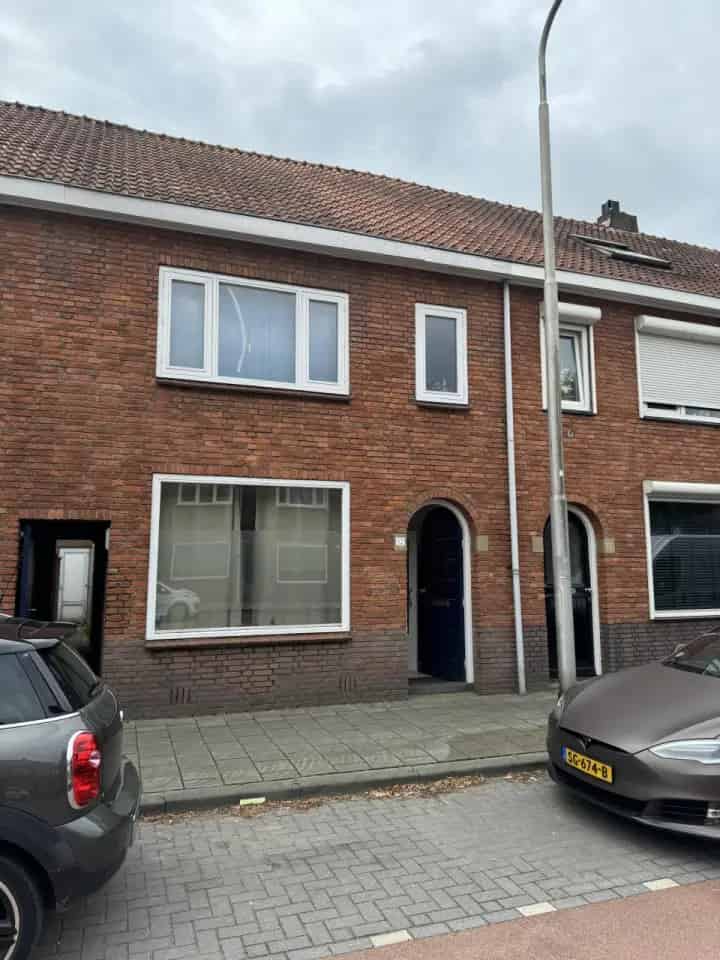 Eengezinswoning Oerlestraat: 3 slaapkamers, tuin op het zuiden