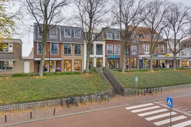 Belegging Middelharnis: Winkelruimten met Opslag