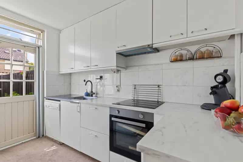 5 Kamer Eengezinswoning Hoogvliet 4 slaapkamers tuin 108m2