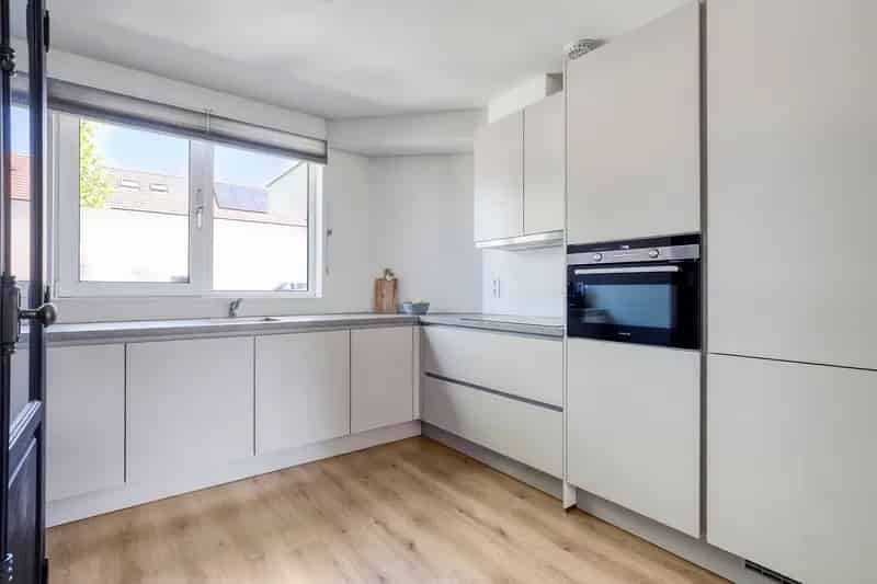 Huis te koop Almere: Ruime gezinswoning  - Moderne keuken en badkamer