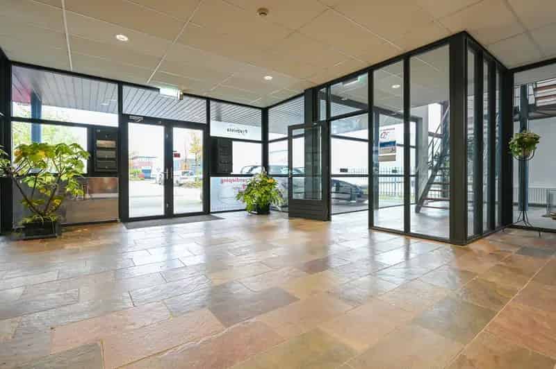 Kantoor Showroom Barneveld 415m2 Airco Beveiliging Parkeerplaatsen