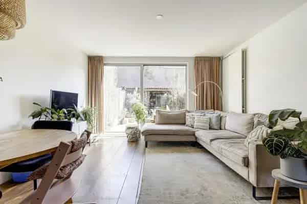 Hoekwoning Ruime Tuin Veel Lichtinval Moderne Badkamer