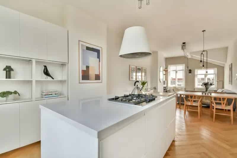 Amsterdamse bovenwoning te koop: Licht, ruim en instapklaar
