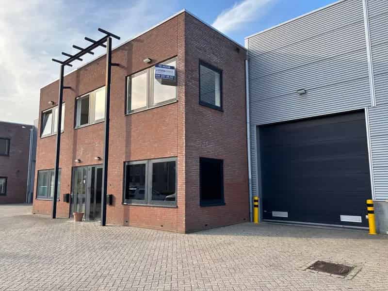 Bedrijfsruimte te huur Houten 493m2 Kantoor Entresol