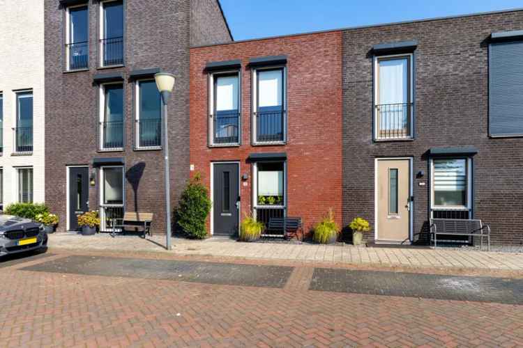 Eengezinswoning Te Koop in Waalwijk, Noord-Brabant