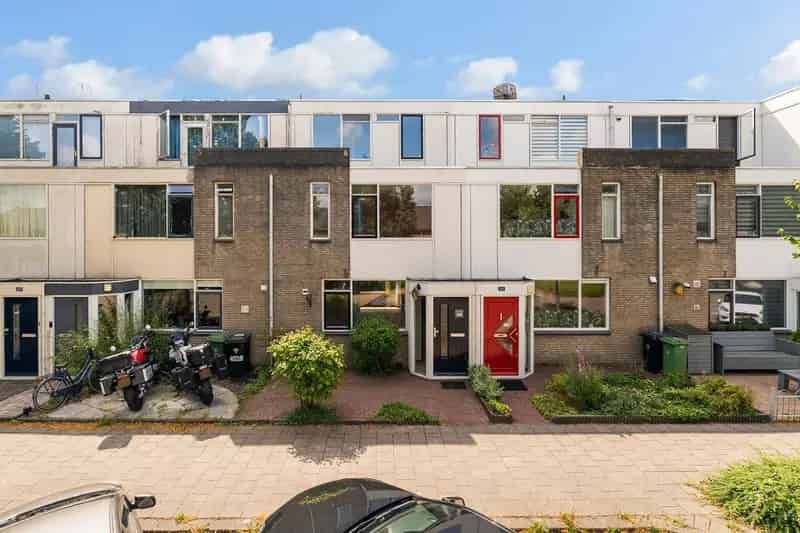 Ruime eengezinswoning Noordhove 4 slaapkamers moderne keuken zonnige tuin 12 zonnepanelen energielabel A