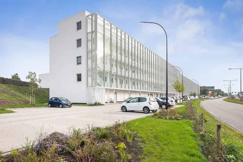 3 Kamerappartement met Terras  Huur  Augustus 2025
