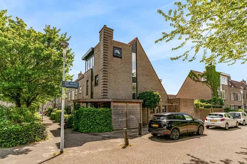 Huis te koop Hoofddorp: Ruime hoekwoning met 129m2 en 13 zonnepanelen