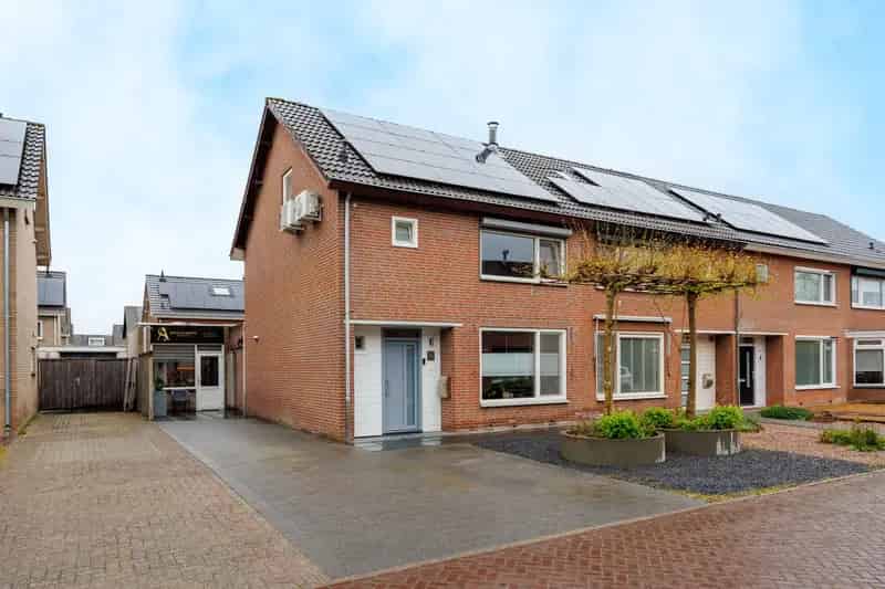 Huis te koop Ewijk: Ruime gezinswoning met werkruimte
