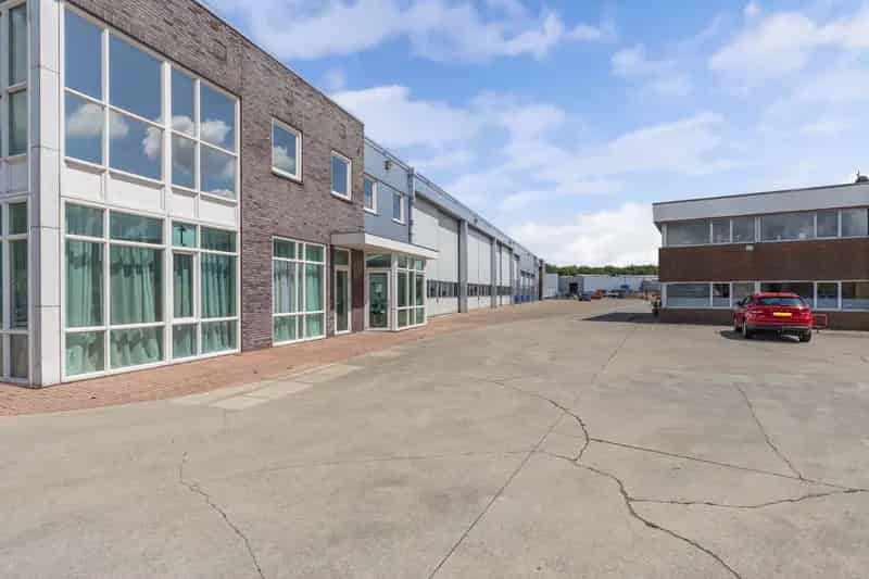 Kantoorruimte te koop Lemmer: 14 units, direct rendement