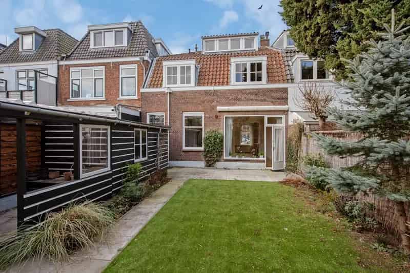 Rijswijk Delftweg: 3-laags Eengezinswoning 148m2 4 slaapkamers