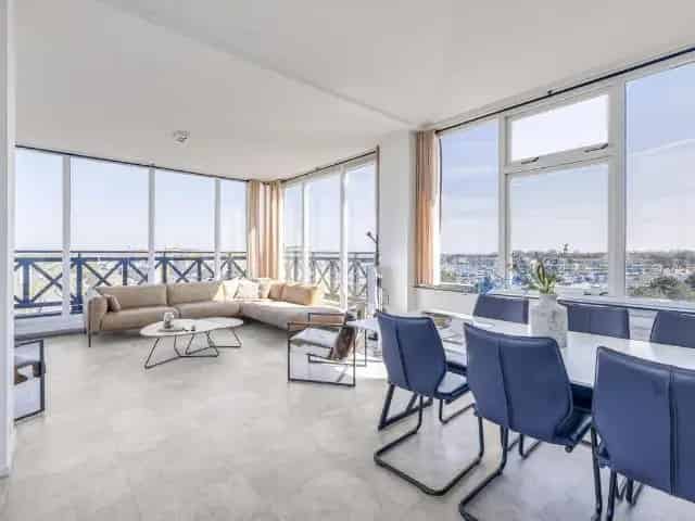 Penthouse Zeezicht Ouddorp: Luxe Vakantie Woning te Koop
