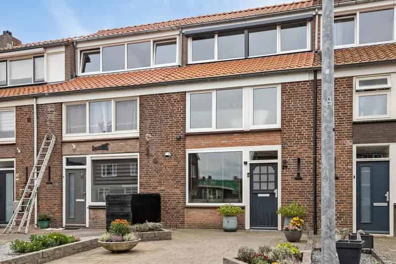 Ger. Tussenwoning Veldhoven  Moderne Keuken Zonnepanelen Airco