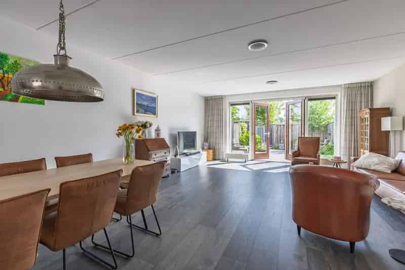 Moderne Tussenwoning 4 Slaapkamers Weesp