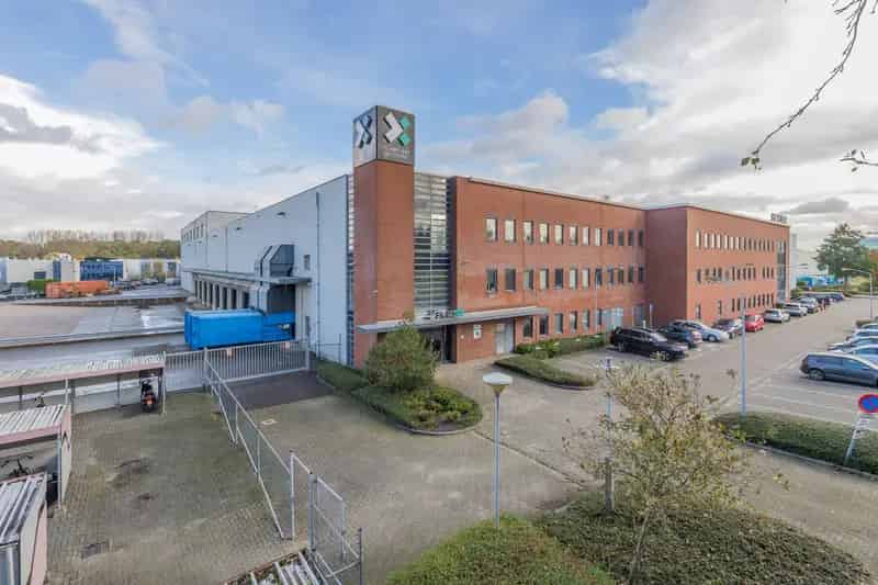 Bedrijfshal Leiden 3556m2 te huur