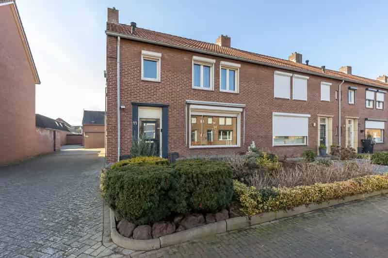 Hoekwoning Echt Centrum 8 Zonnepanelen Airco