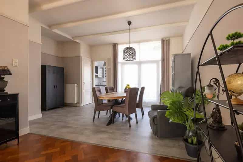 Gerestaureerd 3-laags huis Rotterdam 190m²  Garage Werkplaats
