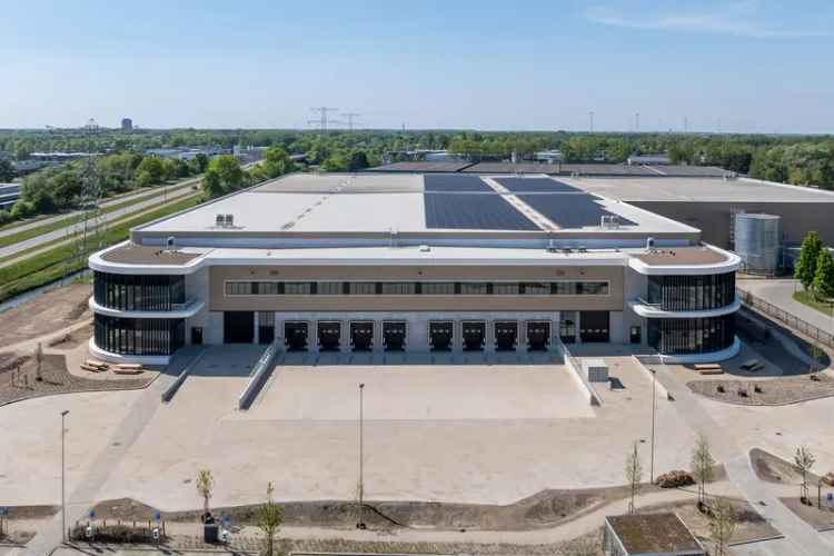 Bedrijfshal Breda 4558m2 te huur - duurzaam en modern