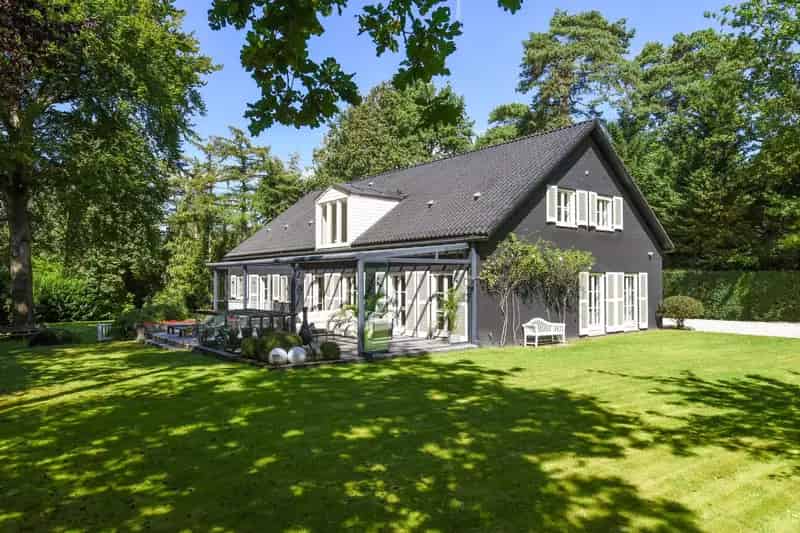 Luxe Villa te Koop Blaricum 448m2 Zwembad Grote Tuin