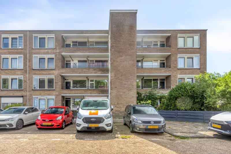 3 Kamer Appartement Spijkenisse Balkon Zuidwesten Starters