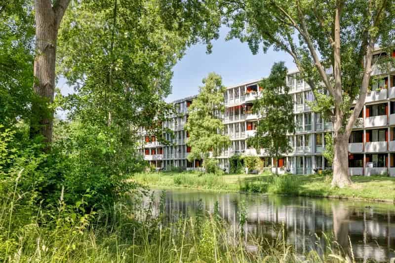 Amsterdam Noord Appartement te Koop: Ruim 4-Kamerappartement met Balkon