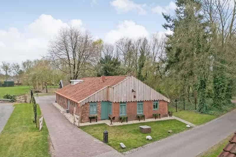 Woonboerderij Blijham 6 slaapkamers grote schuur