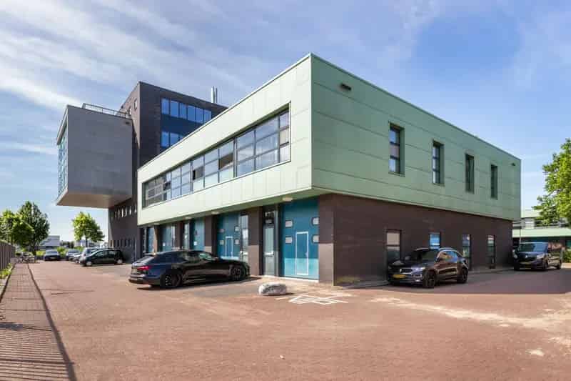 Bedrijfshal te Huur Alphen aan den Rijn 101m2