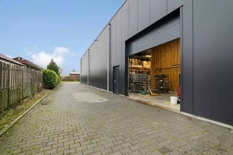 Bedrijfshal Surhuisterveen 750m2 te koop Kantoorruimte Kantine