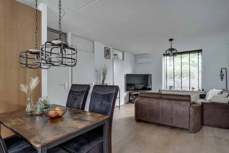 Huis te koop Oss: 4 slaapkamers, 8 zonnepanelen, airco
