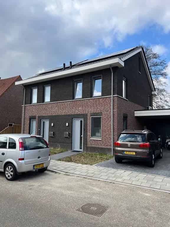 Tweekapper Almelo te huur: Energiezuinig met Zonnepanelen