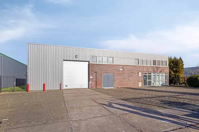 Bedrijfshal te Huur Leeuwarden 1327m² De Hemrik