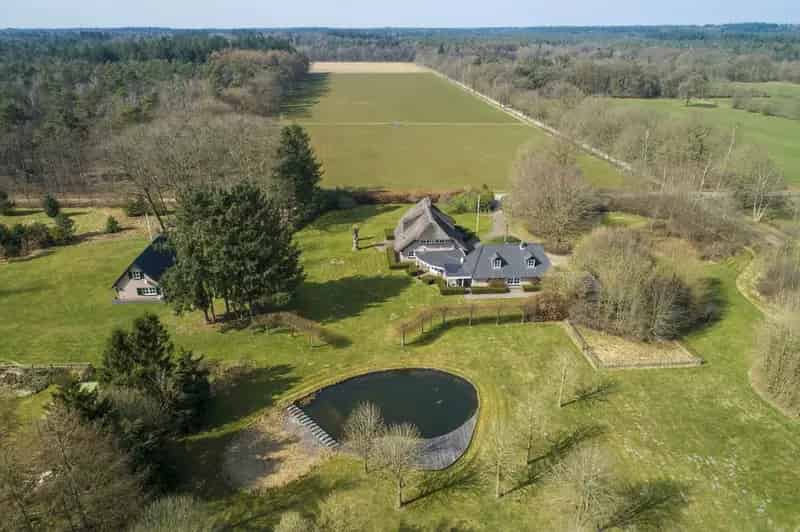 Luxe Landhuis te Koop Epe 53900m2  Natuur Zwemvijver