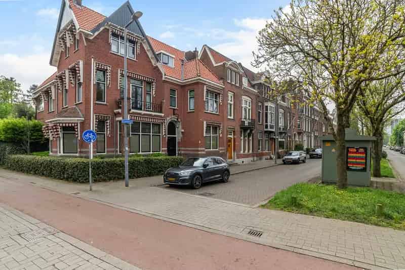 Herenhuis Kralingen 6 slaapkamers 294m² diepe tuin
