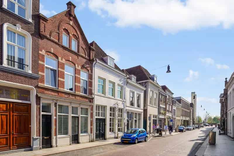 Herenhuis te koop Den Bosch 6 slaapkamers 2 badkamers
