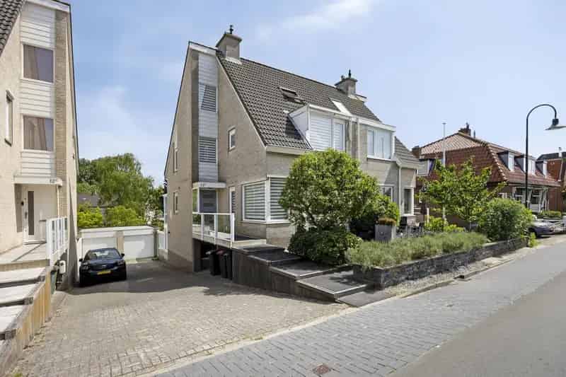 Vrijstaande Villa met 4 slaapkamers  Uitzicht op de Vliet