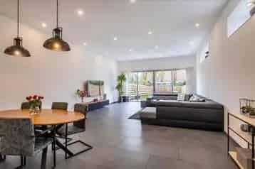 Te koop luxe gerenoveerde woning Minnertsga 149m2
