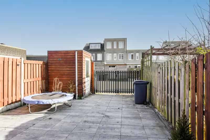 Huis te koop Almere Buiten 4 slaapkamers grote serre