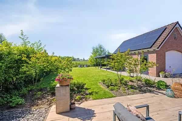 Vrijstaande woning Westergeest grote garage hobbyruimte vrij uitzicht