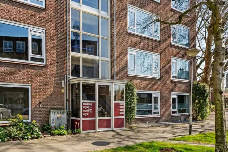 Appartement te koop Breda Heuvel: Instapklaar 4-kamer appartement