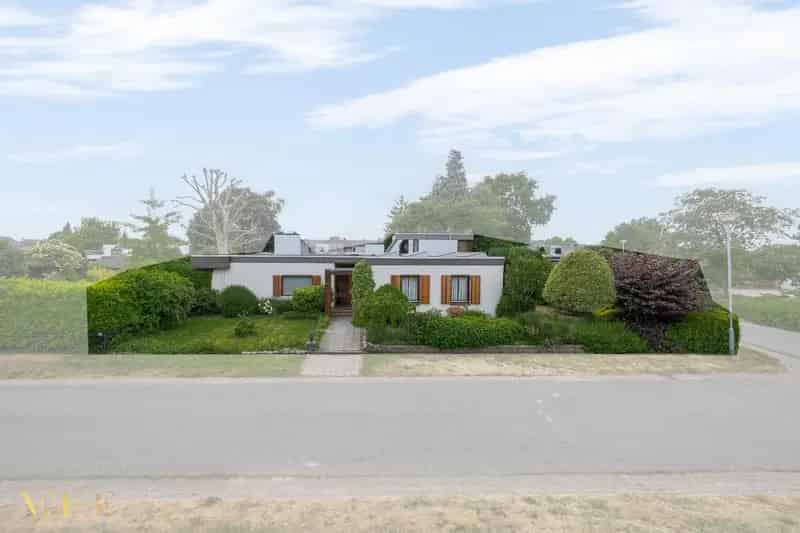 Vrijstaande Bungalow Grubbenvorst Ruime Tuin Garage Opbouw