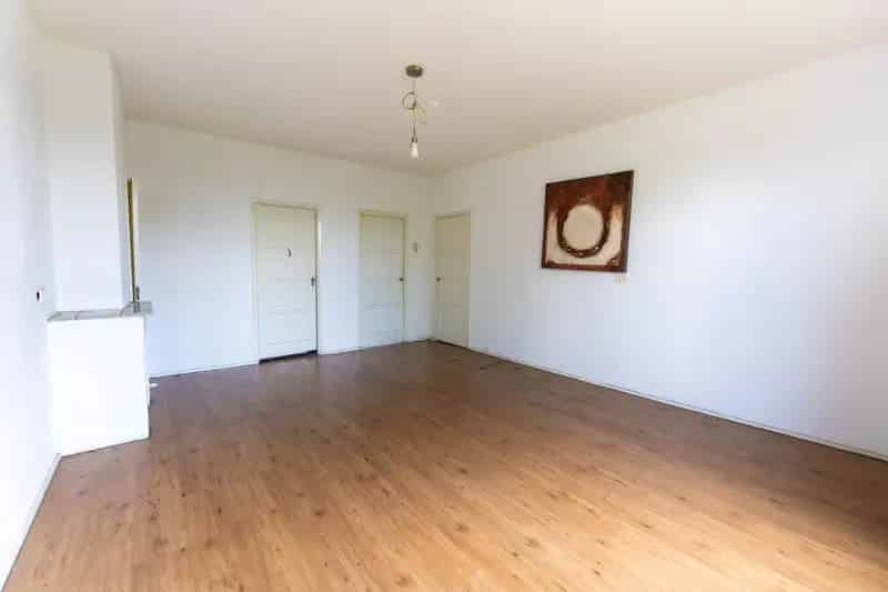 4 Kamer Appartement Vlaardingen Nabij Station Compleet te Renoveren